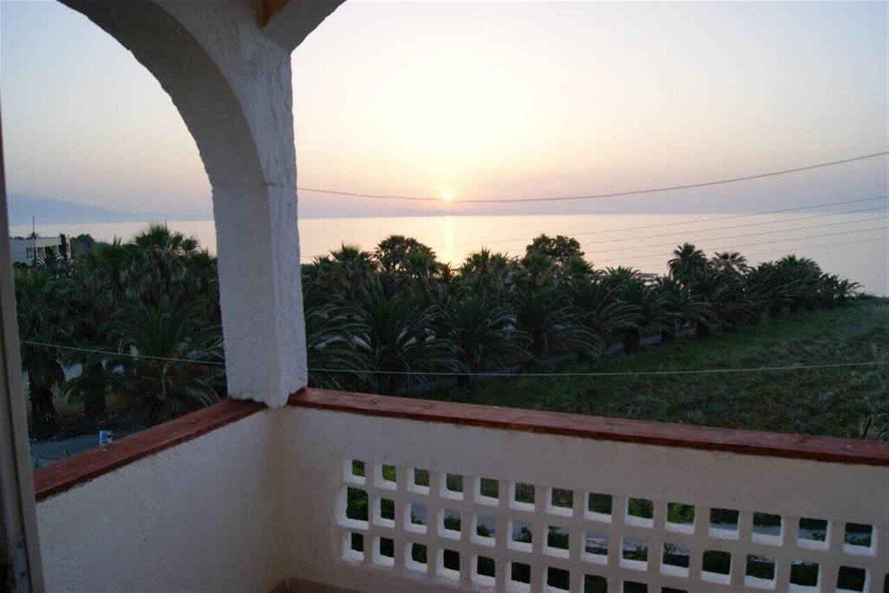 Babis Hotel Скалета Екстериор снимка