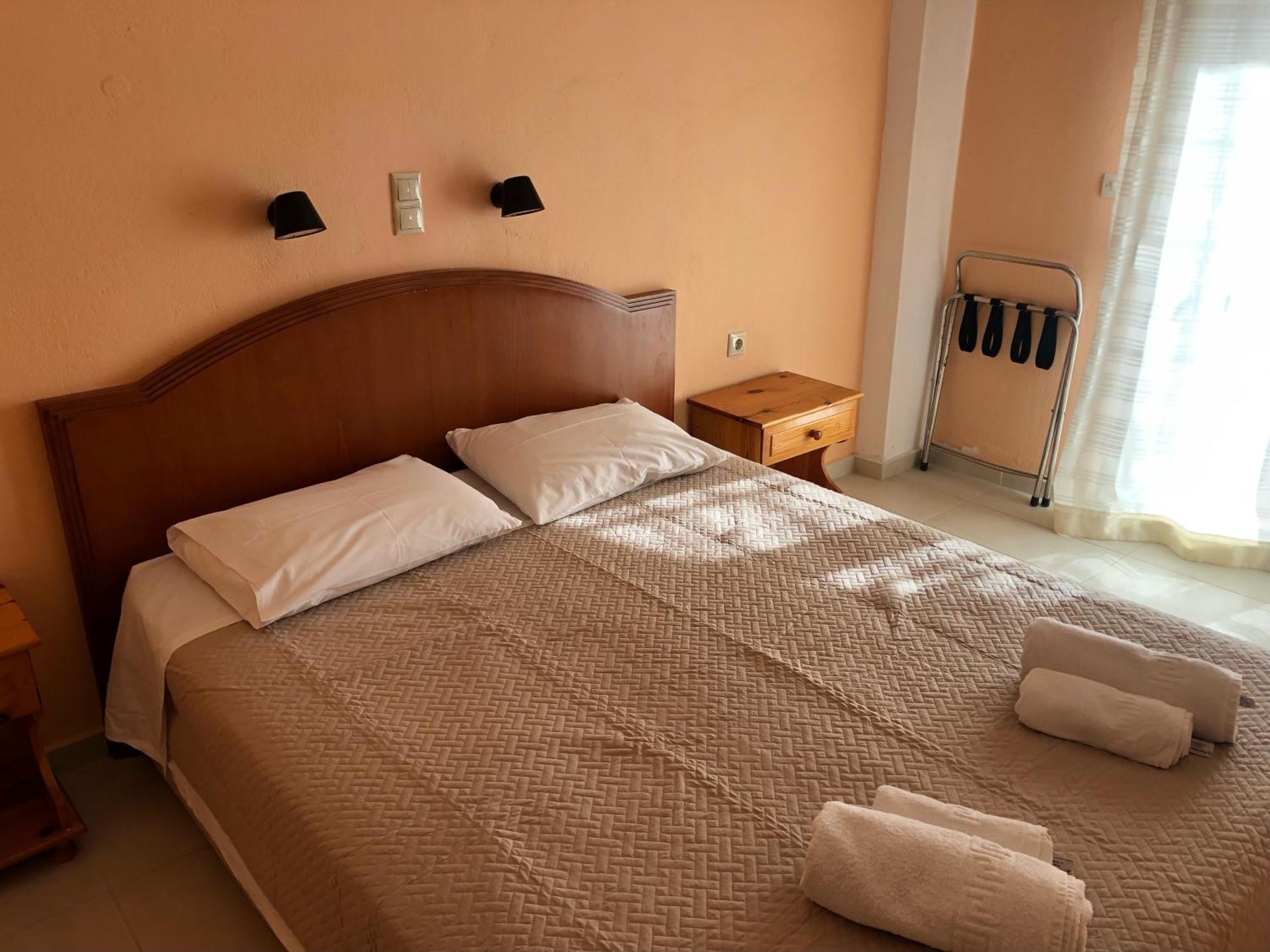 Babis Hotel Скалета Екстериор снимка