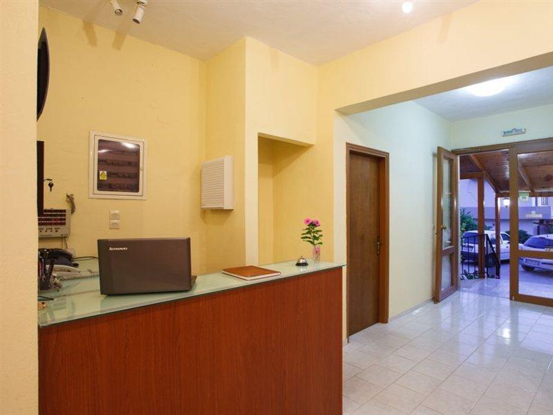 Babis Hotel Скалета Екстериор снимка