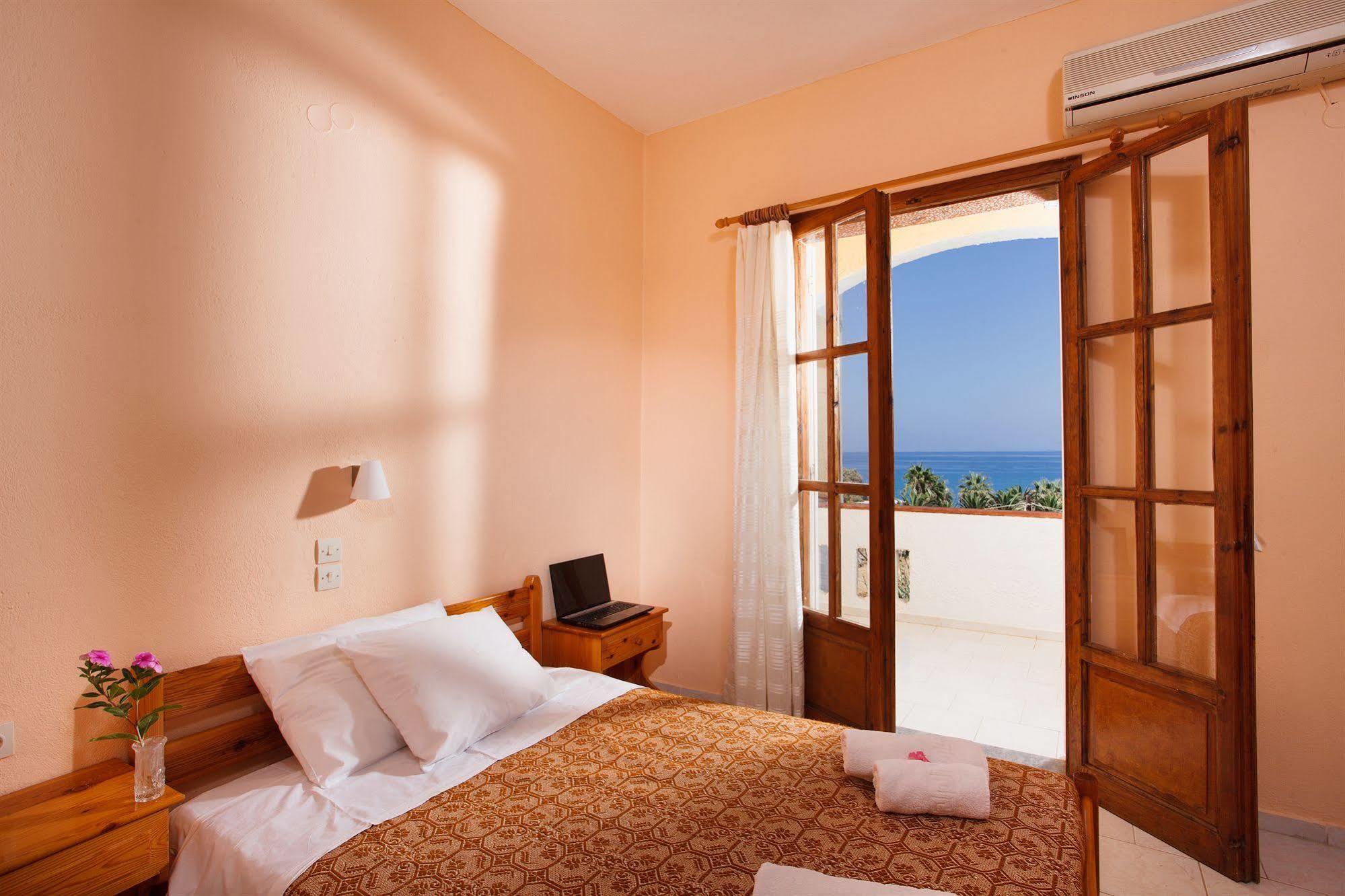 Babis Hotel Скалета Екстериор снимка