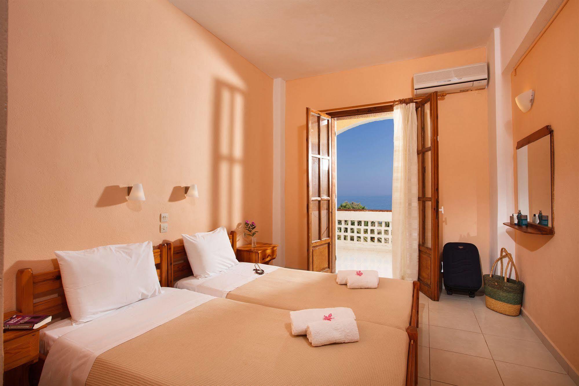 Babis Hotel Скалета Екстериор снимка