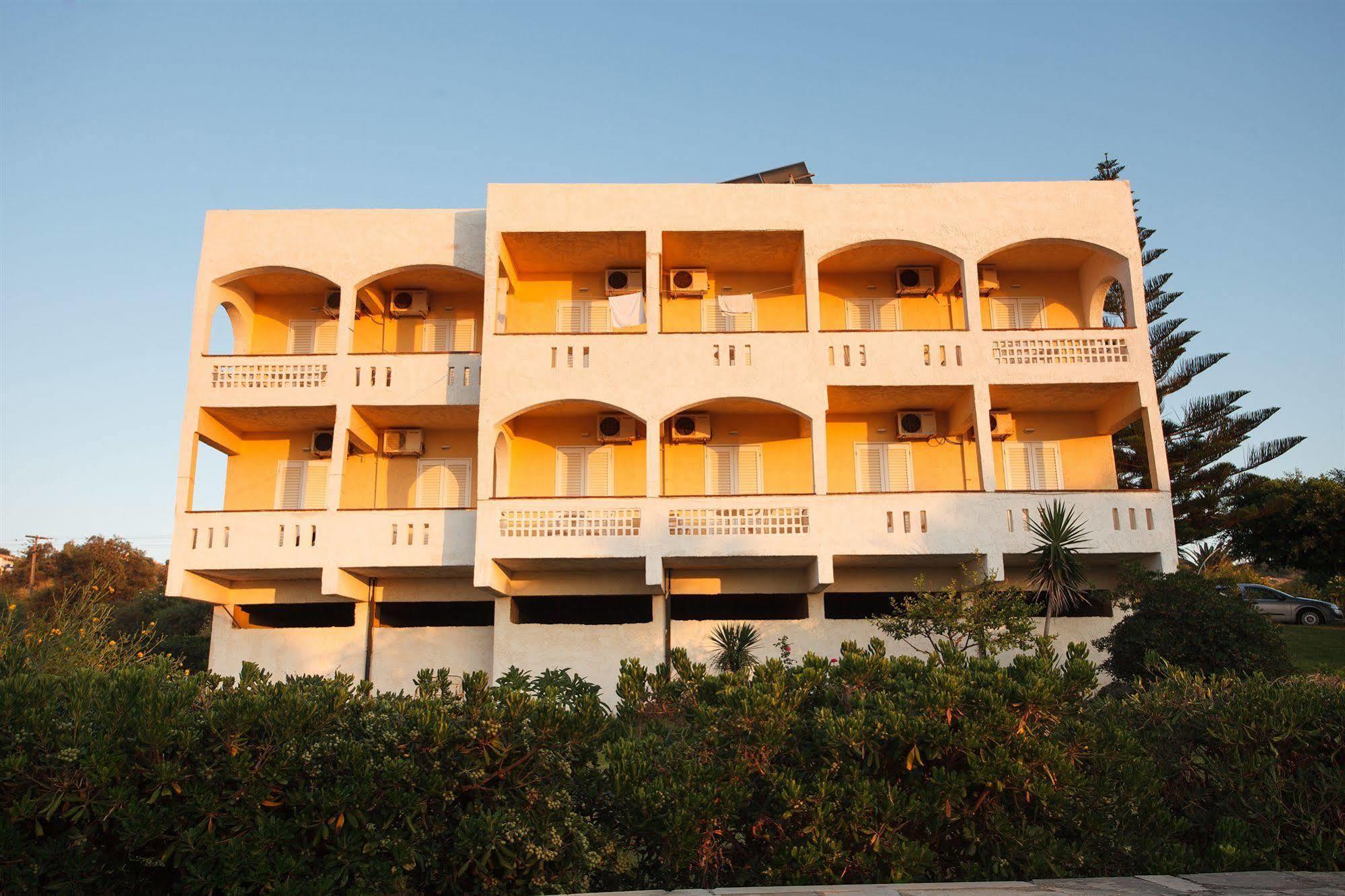 Babis Hotel Скалета Екстериор снимка